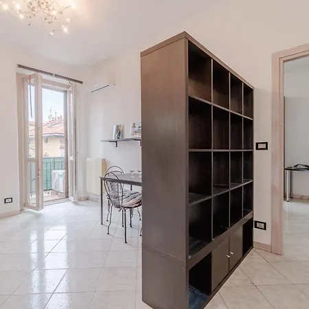 Guesthost - North Cozy Nest Daire